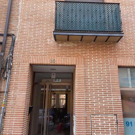 Апартаменты Cruz25 Алькала-де-Энарес Экстерьер фото